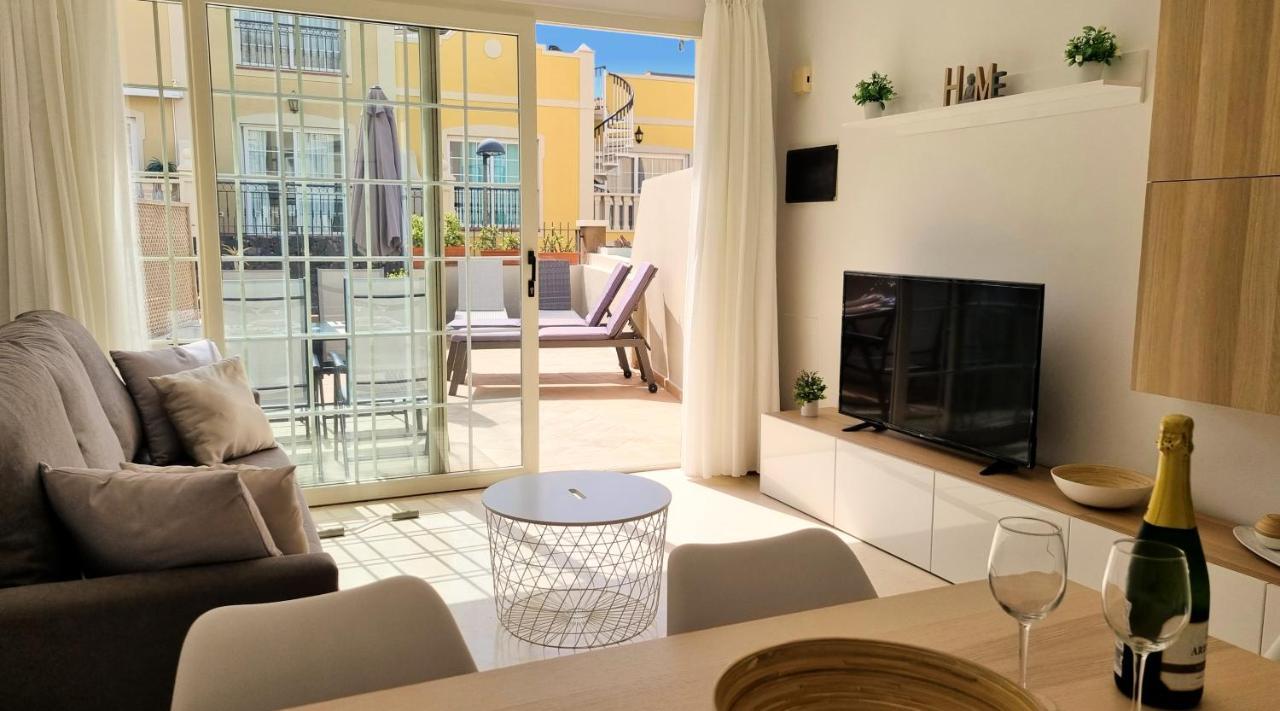 Lovely With Big Sunny Terrace Appartamento Palm-mar