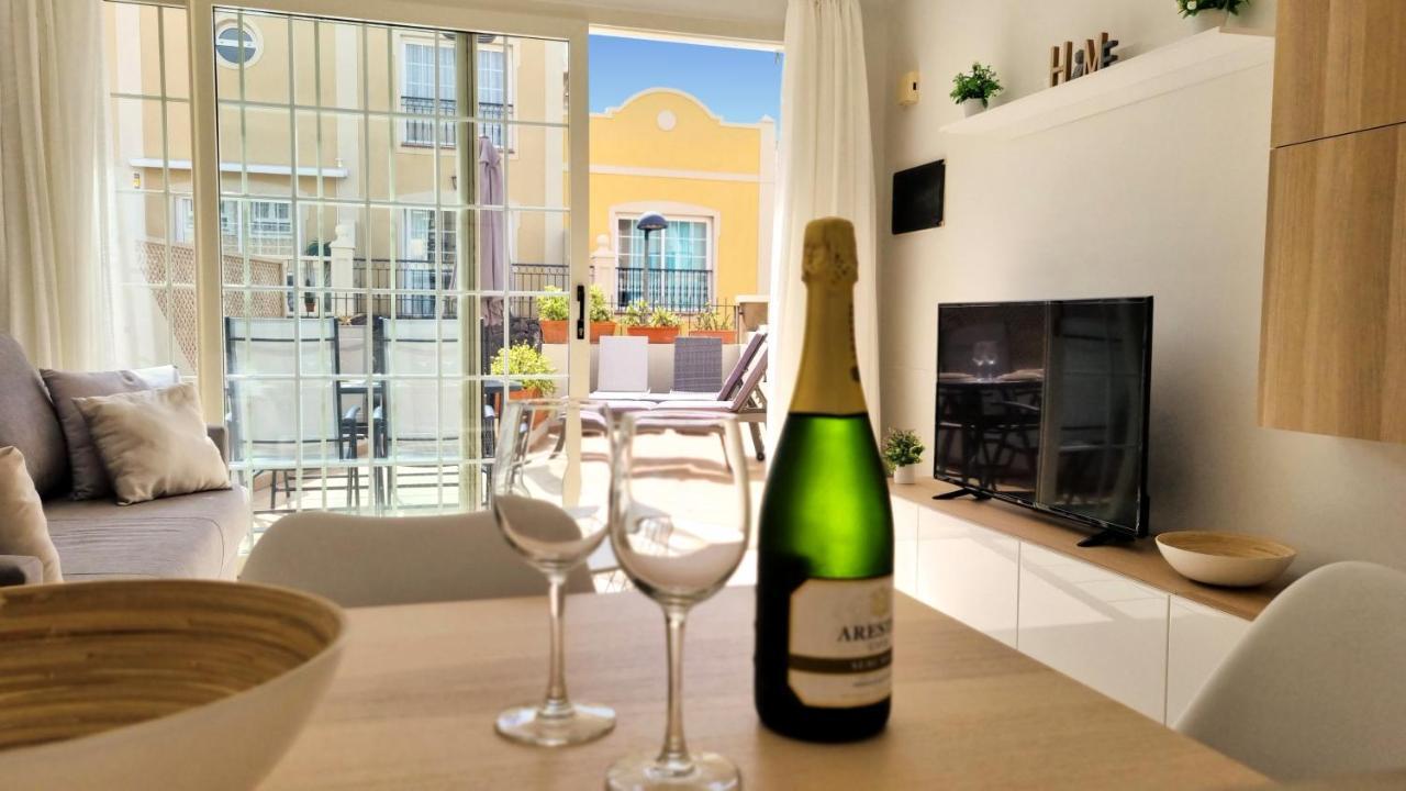 Lovely With Big Sunny Terrace Appartamento Palm-mar